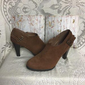 White Mt. – “Snappy” Ankle Bootie